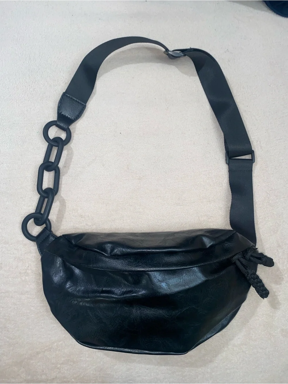 Women's Black Leather Crossbody Belt Bag with Chain Strap
